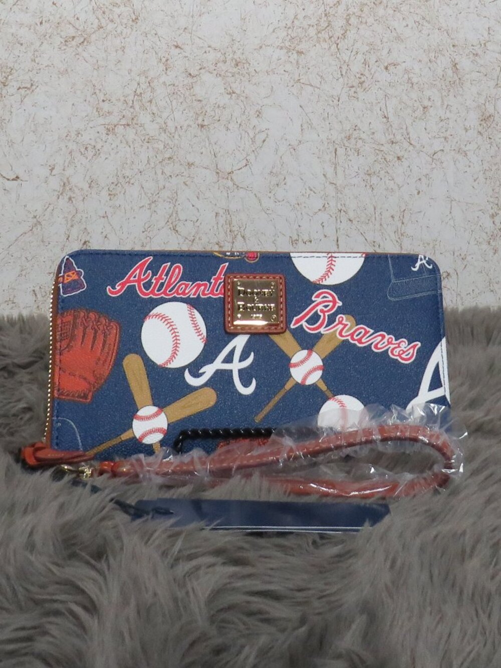 Dooney & Bourke MLB Atlanta Braves Large Zip Around Wristlet (Navy)